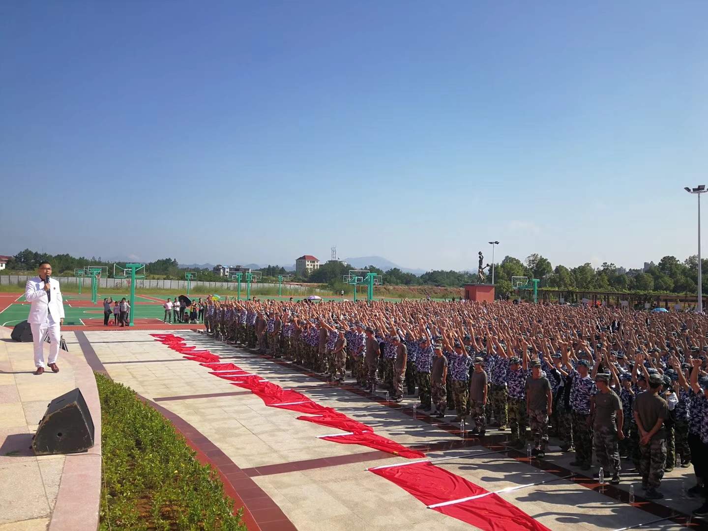 《不要让爱你的人失望》江西省赣州兴国将军中学余云老师感恩励志演讲